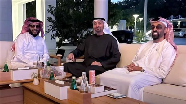 تركي آل الشيخ والشيخ محمد بن زايد والشيخ طحنون بن زايد 