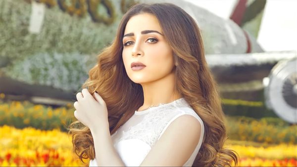 مي عز الدين 