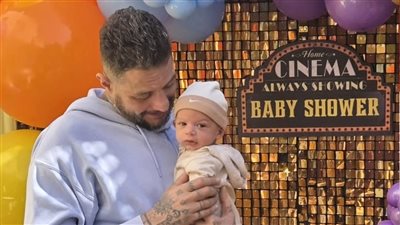 أحمد الفيشاوي ينشر صورة برفقة أدم ديكو الألفي ويعلق: حمدلله على السلامة يا حبيب جدو