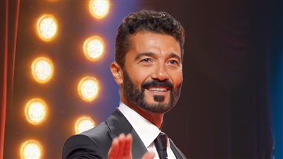 موظف نمطي يتحول إلى أكبر داعم لتمكين الفتيات.. رحلة خالد النبوي في مسلسل طاهر المصري