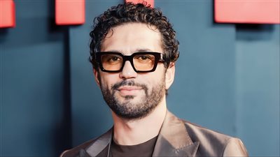 حسن الرداد يحلم بالوصول لمقبرة الإسكندر الأكبر ومخطوط أثري يغير حياته في مسلسل الإسكندر الأصغر