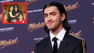 يتجنب الأضواء ويعمل خلف الكاميرا.. الابن الغامض لـ مايكل جاكسون يتصدر التريند