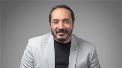 علي الحجار لـ خبر أبيض: ماليش في ثقافة الترند والجمهور بيحترمني