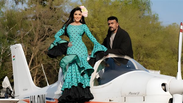 أحمد العوضي ومي عمر 