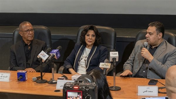 من ندوة إسعاد يونس 