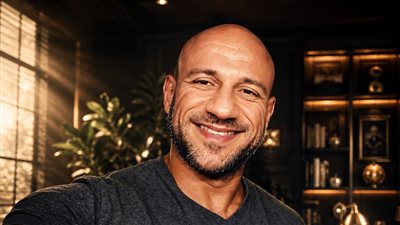أحمد مكي يرتبط بفتاة من خارج الوسط الفني وإعلان الزواج قريباً