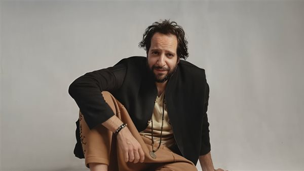 أحمد أمين  