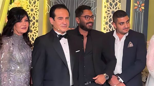 محمد ثروت يحتفل بزفاف